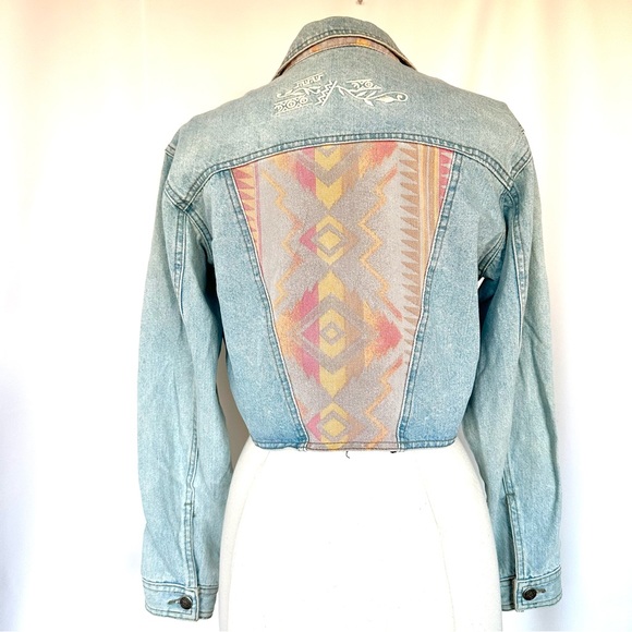 VTG FT BRAND CROPPED LIGHT WASH DENIM JACKET WITH SOUTHWEST PANEL ACCENTS.Sz S - Picture 3 of 10